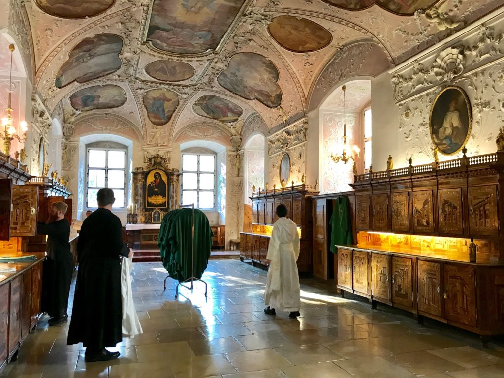 Ein Blick in unsere Sakristei (18.07.2017) Stift Heiligenkreuz